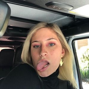 Meet your Posher, Olivia